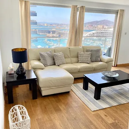 Ocean Village Lovely 2 Bedroom Apartment *
